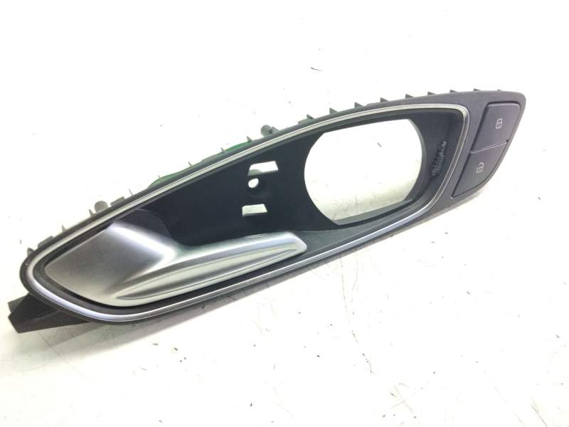 Recambio de maneta interior delantera izquierda para audi a1 (8xk) 1.0 tfsi referencia OEM IAM 8X0837019E  