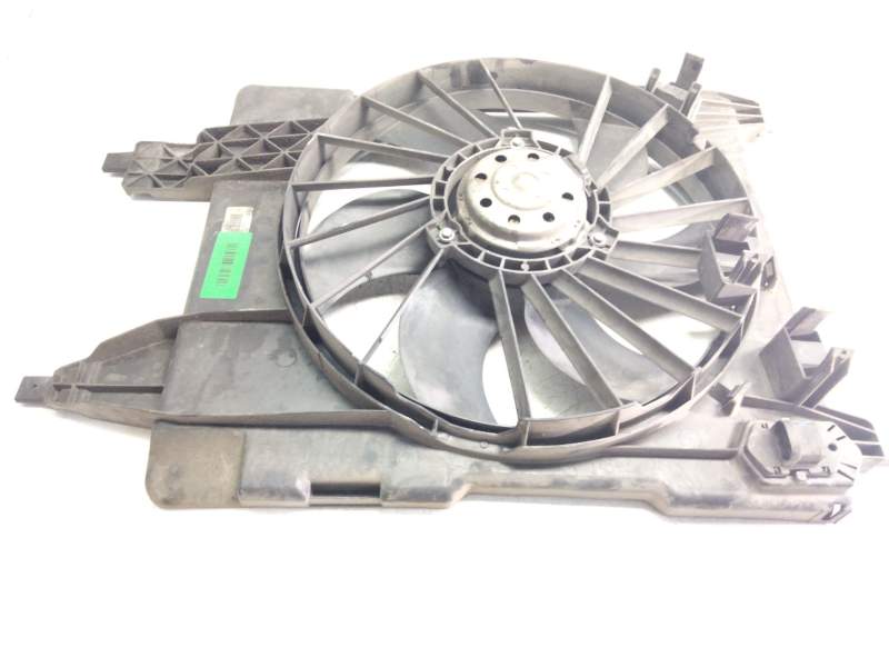 Recambio de electroventilador para renault scenic ii 1.9 dci diesel referencia OEM IAM 8200680824A  