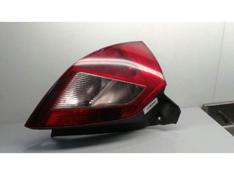 Recambio de piloto trasero izquierdo para renault megane ii berlina 3p confort authentique referencia OEM IAM 8200073236  