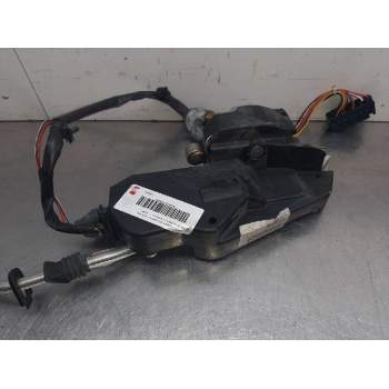 Recambio de cerradura puerta delantera derecha para volvo serie 850 2.5 10v berlina referencia OEM IAM 9152536  