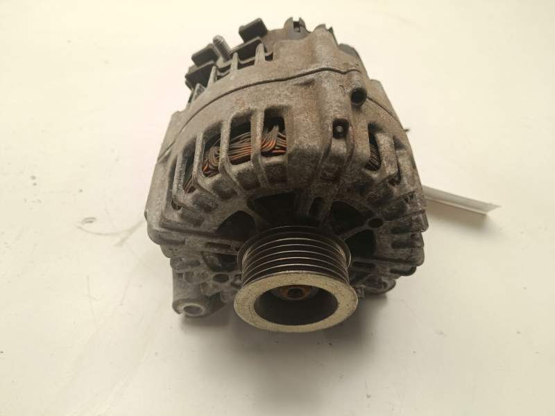 Recambio de alternador para bmw serie 3 berlina (e90) 2.0 16v diesel referencia OEM IAM 7802261  
