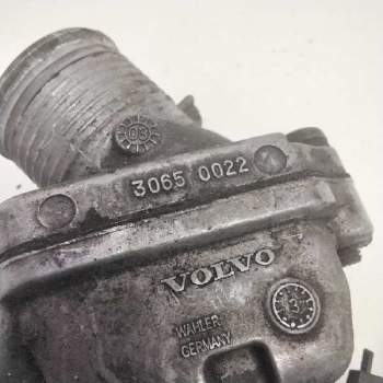 Recambio de caja termostato para volvo s60 berlina d5 referencia OEM IAM 30650022  