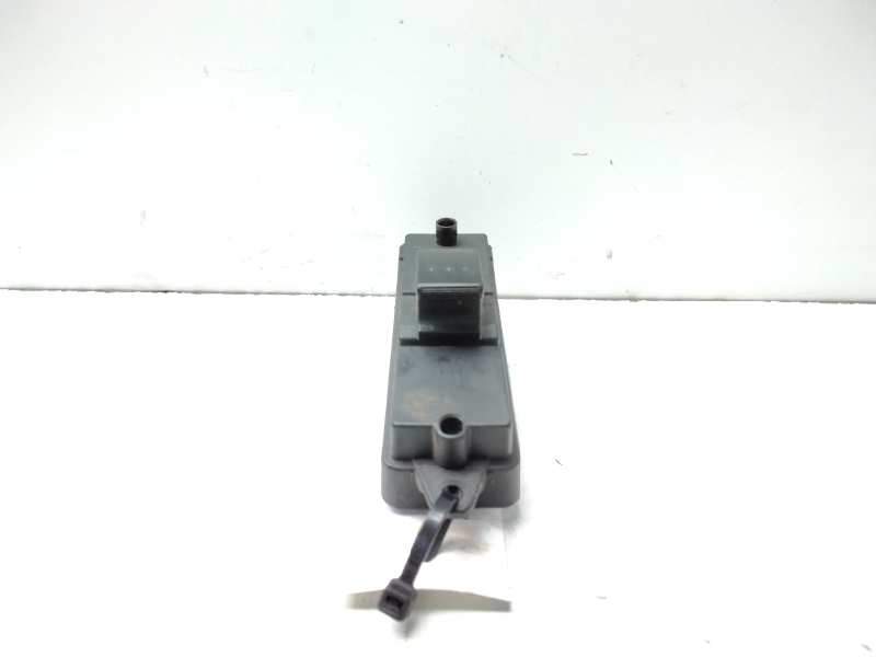 Recambio de mando elevalunas trasero derecho para mazda 3 berlina (bk) 1.6 crdt active+ referencia OEM IAM 03123120  