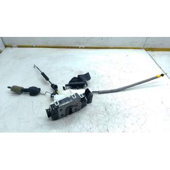 CERRADURA PUERTA DELANTERA DERECHA A2047203035 