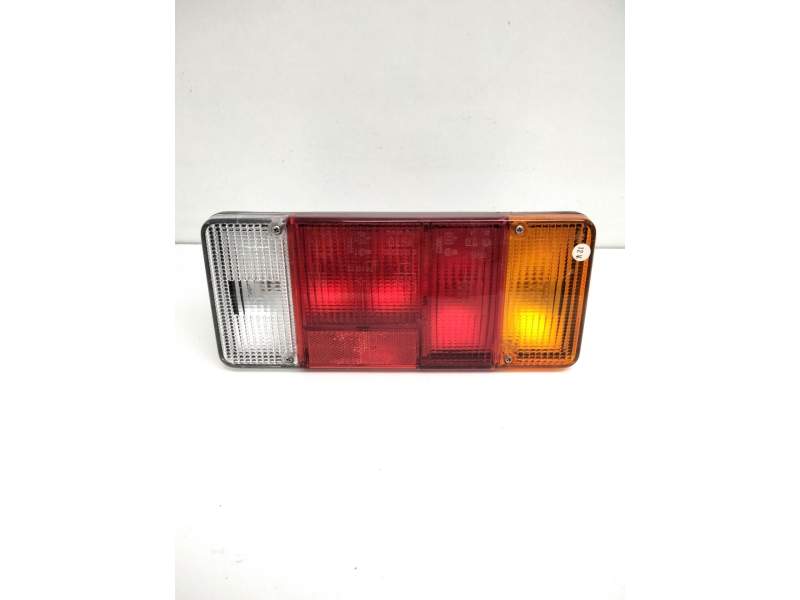 Recambio de piloto trasero derecho para iveco daily caja cerrada (1989 =>) referencia OEM IAM 1152000D 38922 0352000D