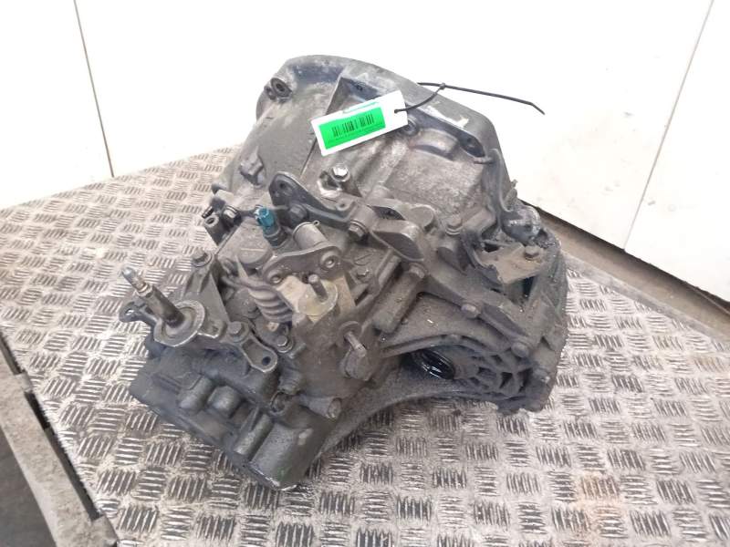 Recambio de caja cambios para nissan primera berlina (p12) acenta referencia OEM IAM 8200210599  