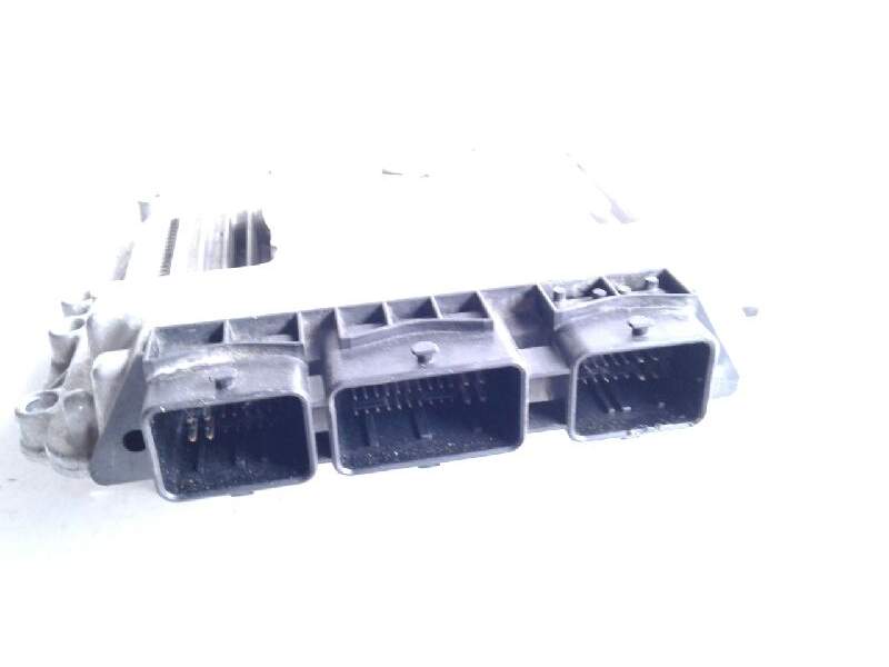 Recambio de centralita motor uce para citroën c4 berlina collection referencia OEM IAM 9661773380 0281011863 EDC16C34