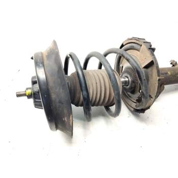 Recambio de amortiguador delantero derecho para mercedes-benz clase c (w203) berlina referencia OEM IAM A2033202630  