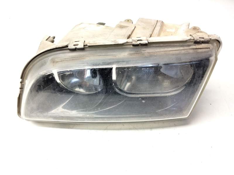 Recambio de faro izquierdo para volvo s40 berlina 1.8 cat referencia OEM IAM   