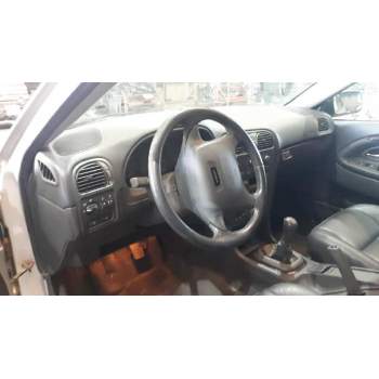 volvo s40 berlina del año 2000
