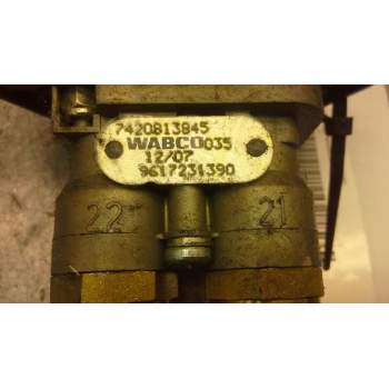 Recambio de palanca freno de mano para renault magnum 500 referencia OEM IAM 7420813845 961723190 