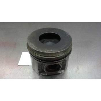 Recambio de piston para nissan terrano/terrano.ii (r20) 3.0 td cat referencia OEM IAM   