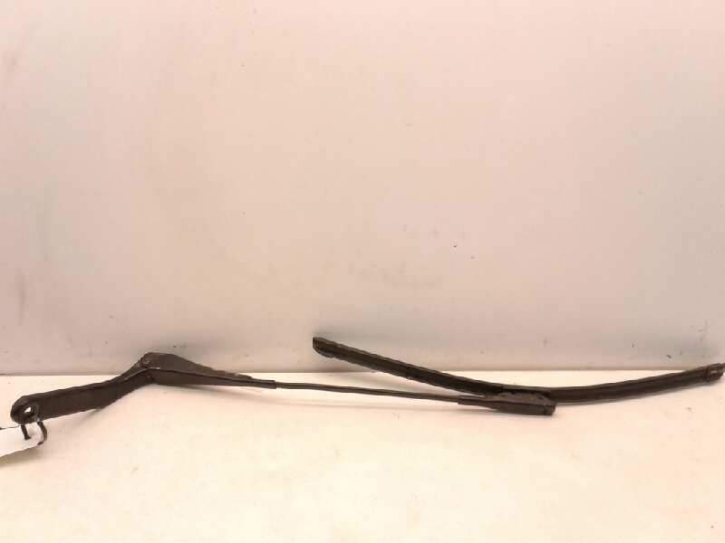 Recambio de brazo limpia delantero derecho para bmw serie 1 berlina (e81/e87) 118d referencia OEM IAM 61617169972  
