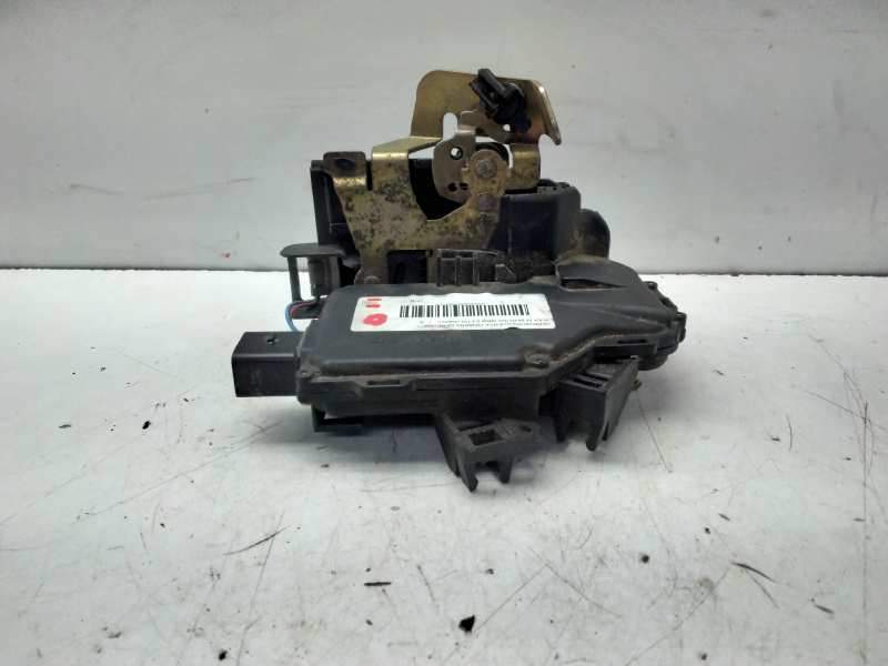 Recambio de cerradura puerta trasera derecha para audi a6 berlina (4b2) 2.5 tdi quattro referencia OEM IAM 4B0839016G  