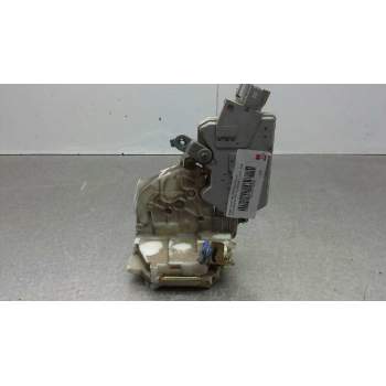 Recambio de cerradura puerta trasera derecha para nissan primera berlina (p11) slx referencia OEM IAM 825029F511  