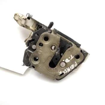 Recambio de cerradura puerta trasera derecha para nissan primera berlina (p11) slx referencia OEM IAM 825029F511  