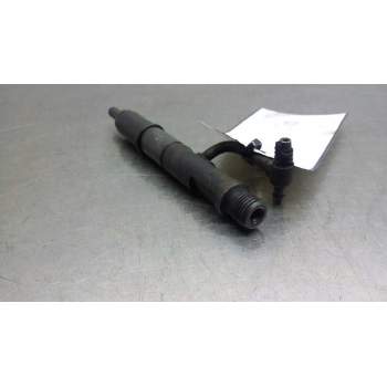 Recambio de inyector para nissan atleon 120 referencia OEM IAM 1660069T62  