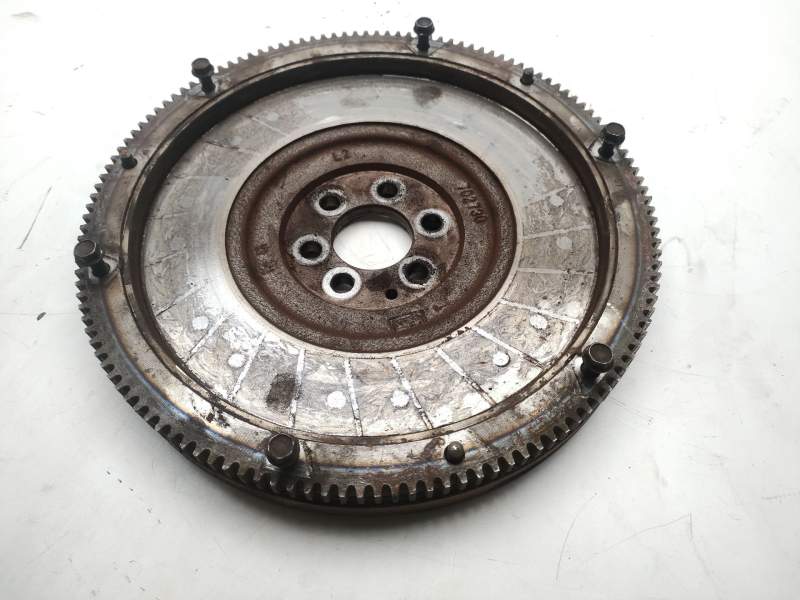 Recambio de volante motor para audi a1 (8x) 1.6 tdi referencia OEM IAM 702730  