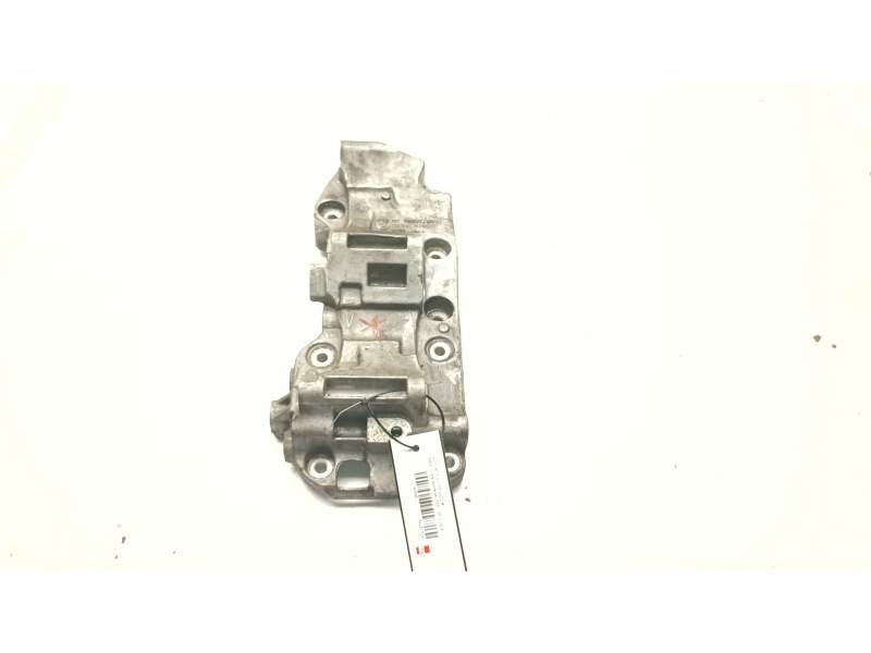 Recambio de soporte alternador para bmw 1 descapotable (e88) 120 d referencia OEM IAM 1116850686305  