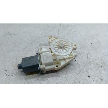 MOTOR ELEVALUNAS TRASERO DERECHO A2048200242 