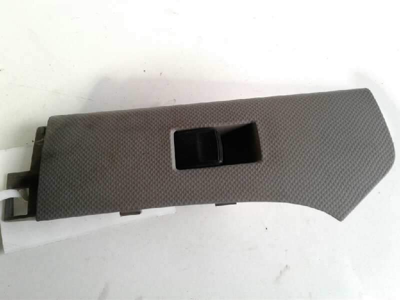 Recambio de mando elevalunas delantero derecho para toyota yaris (ksp9/scp9/nlp9) básico referencia OEM IAM 742310D090  