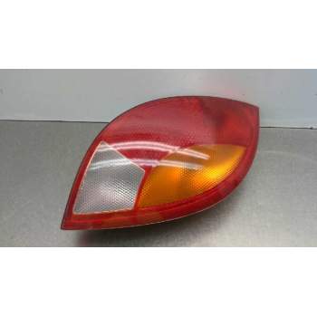 PILOTO TRASERO DERECHO 084311957R 
