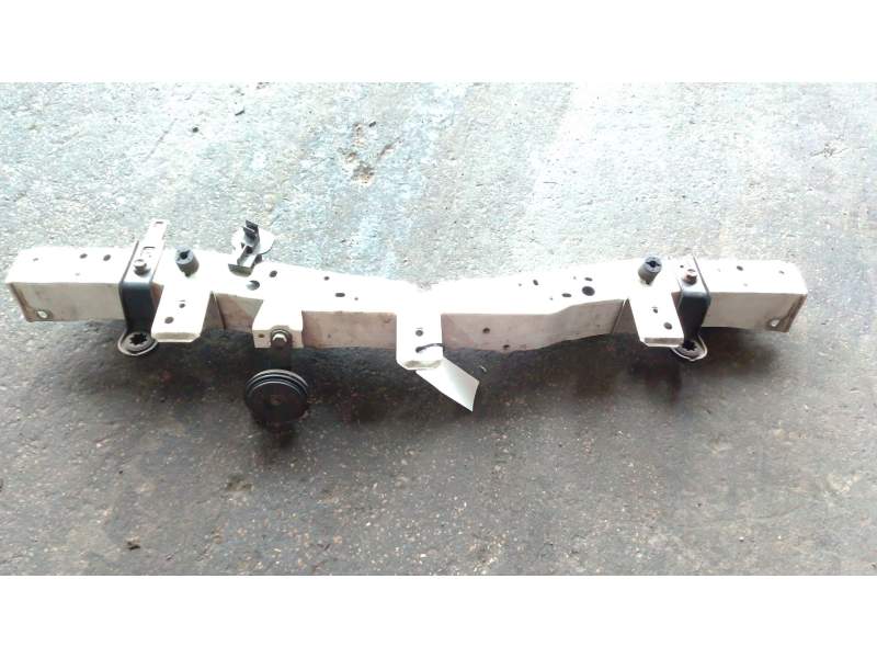 Recambio de travesaño superior para toyota auris (_e15_) 1.8 hybrid (zwe150_) referencia OEM IAM JK2722007720  