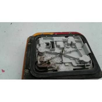 Recambio de piloto trasero derecho para peugeot 205 berlina referencia OEM IAM 01402 GEMO 1930 