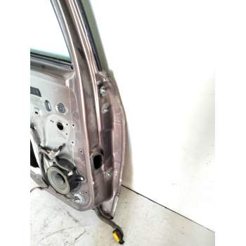 Recambio de puerta trasera izquierda para renault scenic iii dynamique referencia OEM IAM   