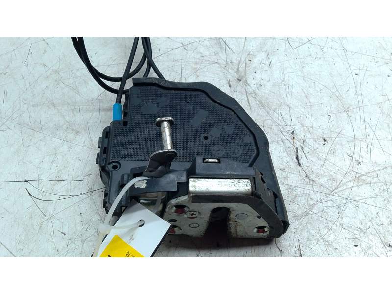 Recambio de cerradura puerta trasera izquierda para toyota auris (_e15_) 1.8 hybrid (zwe150_) referencia OEM IAM A046693  