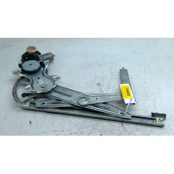 ELEVALUNAS DELANTERO DERECHO 857100D100 