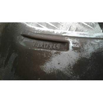 Recambio de llanta aluminio para volvo xc70 referencia OEM IAM 17 5 TORNILLOS  