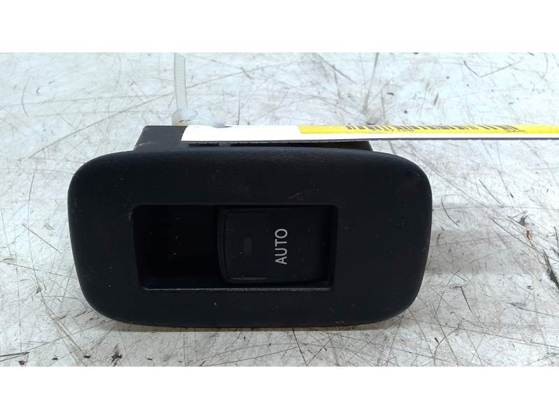 Recambio de mando elevalunas trasero derecho para toyota auris (_e15_) 1.8 hybrid (zwe150_) referencia OEM IAM   