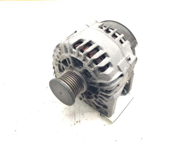 Recambio de alternador para renault scenic iii 1.6 dci diesel fap referencia OEM IAM 8200854119  