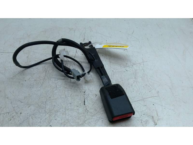 Recambio de enganche delantero izquierdo para toyota auris (_e15_) 1.8 hybrid (zwe150_) referencia OEM IAM 7323002360B0  