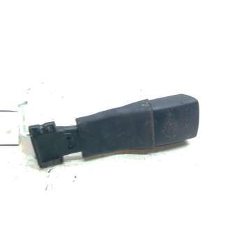 Recambio de enganche cinturon trasero derecho para toyota auris (_e15_) 1.8 hybrid (zwe150_) referencia OEM IAM 7338002040B0  