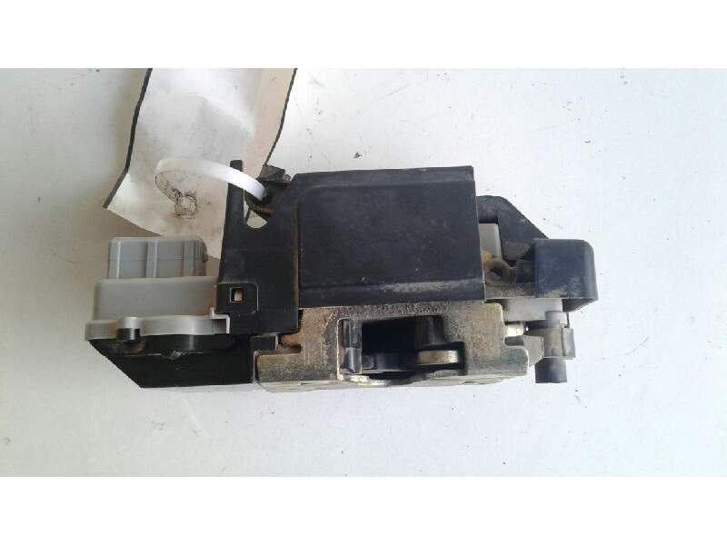 Recambio de cerradura puerta trasera izquierda para citroën xsara berlina 1.9 td sx referencia OEM IAM 913769  