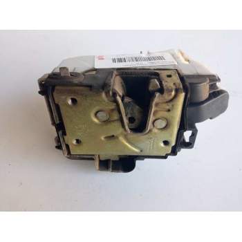 CERRADURA PUERTA TRASERA DERECHA 6K4839016 
