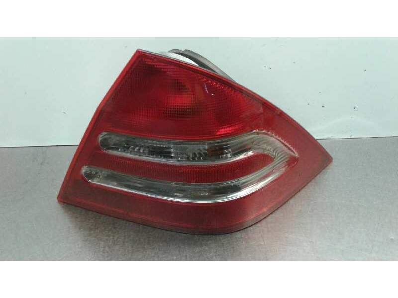 Recambio de piloto trasero derecho para mercedes-benz clase c (w203) berlina 220 cdi (la) (203.008) referencia OEM IAM 203820020