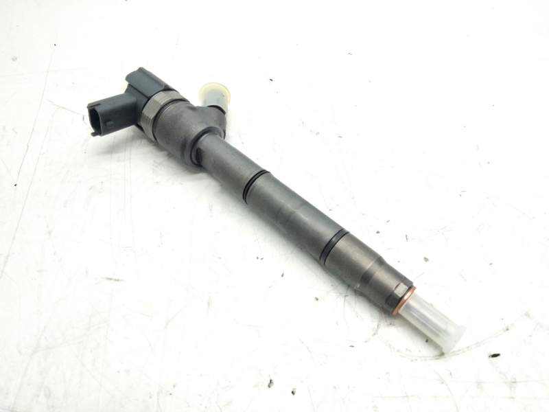 Recambio de inyector para kia sorento 2.5 crdi referencia OEM IAM 0445110256  