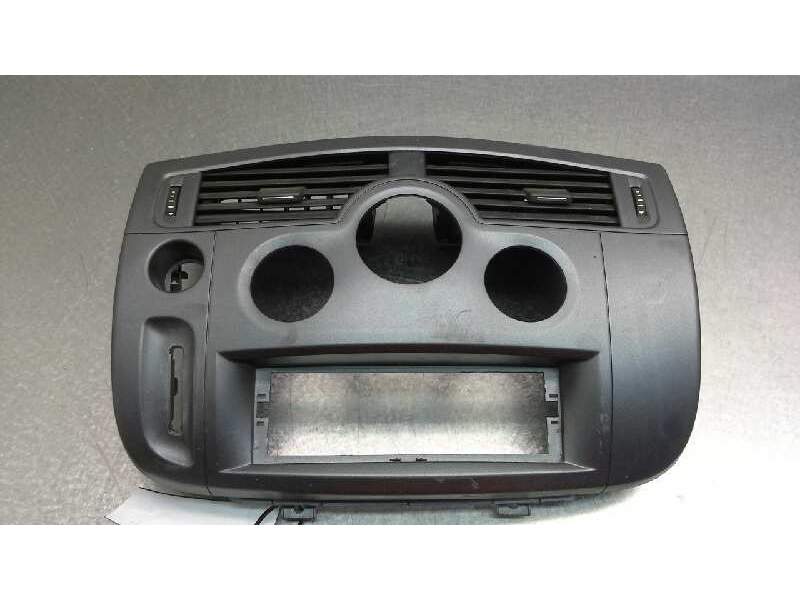 Recambio de consola central para renault scenic ii 1.9 dci diesel referencia OEM IAM 8200494150  