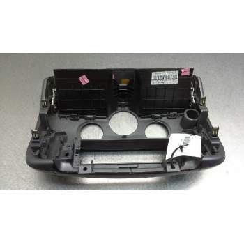 Recambio de consola central para renault scenic ii 1.9 dci diesel referencia OEM IAM 8200494150  