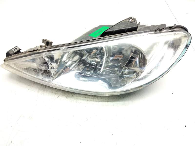 Recambio de faro izquierdo para peugeot 206 berlina 1.4 hdi referencia OEM IAM   