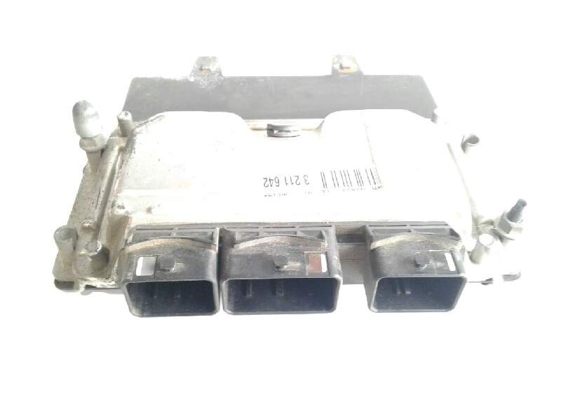 Recambio de centralita motor uce para citroën xsara berlina 1.6i 16v exclusive referencia OEM IAM 9651396380 1039S02689 96387659