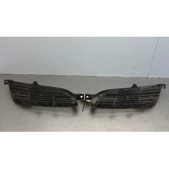 Recambio de rejilla delantera para nissan almera tino (v10m) acenta referencia OEM IAM   