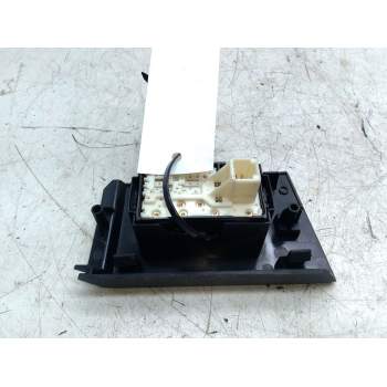 Recambio de mando elevalunas trasero derecho para toyota auris referencia OEM IAM 8481002130  