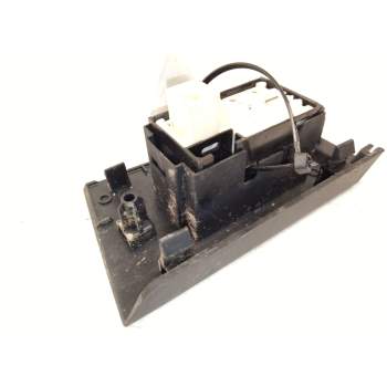 Recambio de mando elevalunas trasero izquierdo para toyota auris referencia OEM IAM 8481002130  