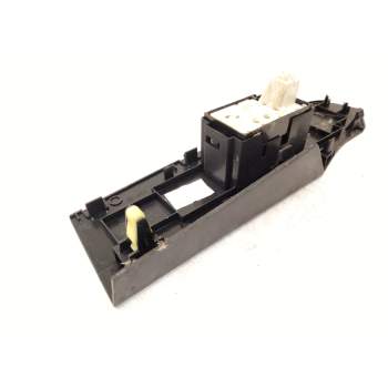 Recambio de mando elevalunas delantero derecho para toyota auris referencia OEM IAM 8481002130  