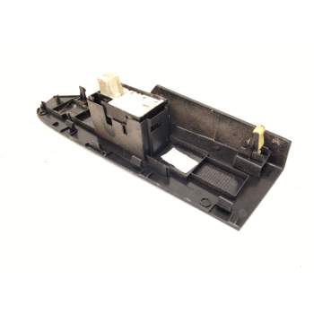 Recambio de mando elevalunas delantero derecho para toyota auris referencia OEM IAM 8481002130  