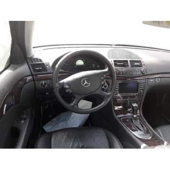 mercedes-benz clase e (w211) berlina del año 2011